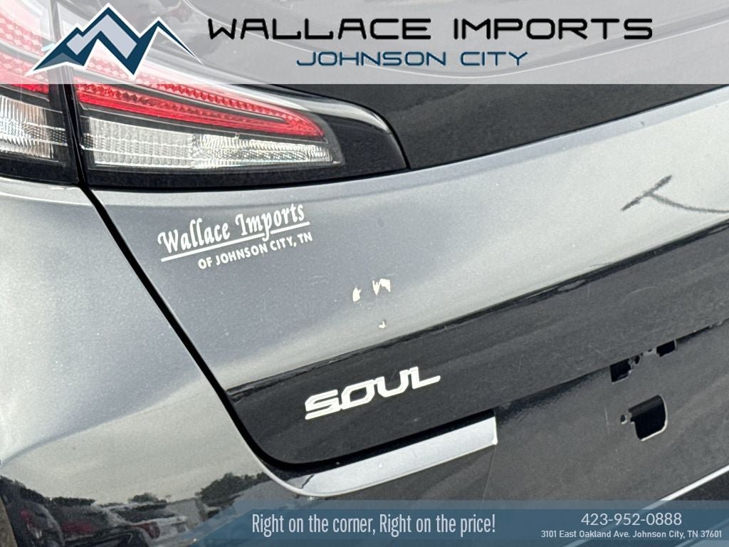 Used 2024 Kia Soul LX w/ Option Group 015 FWD image 11