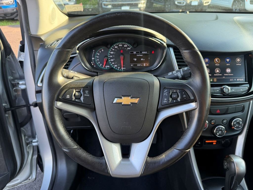 Used 2022 Chevrolet Trax LT w/ Driver Confidence Package AWD/4WD image 13