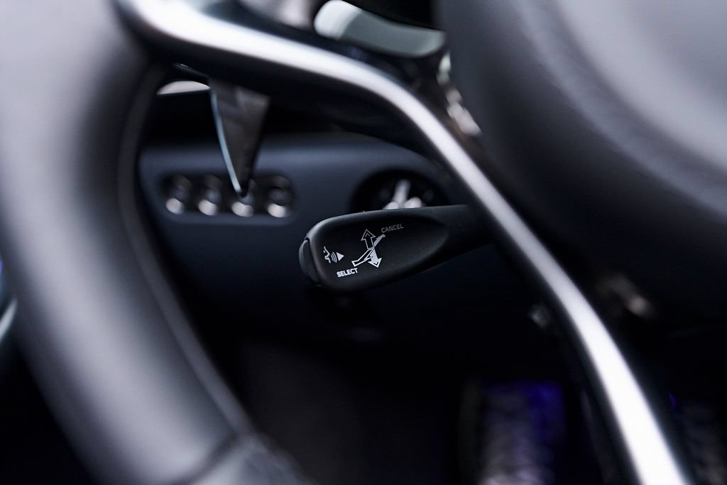 Used 2025 McLaren Artura Spider RWD image 26