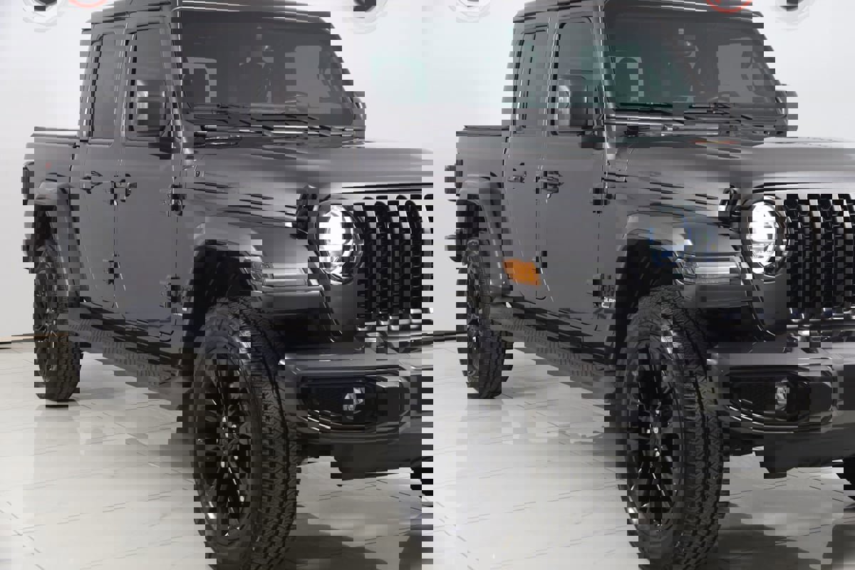 Used 2021 Jeep Gladiator Overland image 36