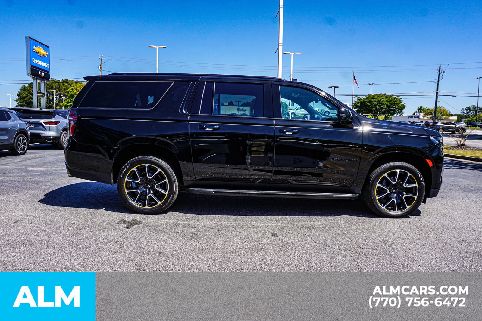 Used 2022 Chevrolet Suburban RST w/ Sport Performance Package AWD/4WD image 11