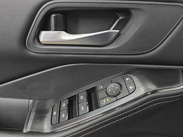 Used 2026 Nissan Rogue SV FWD image 27