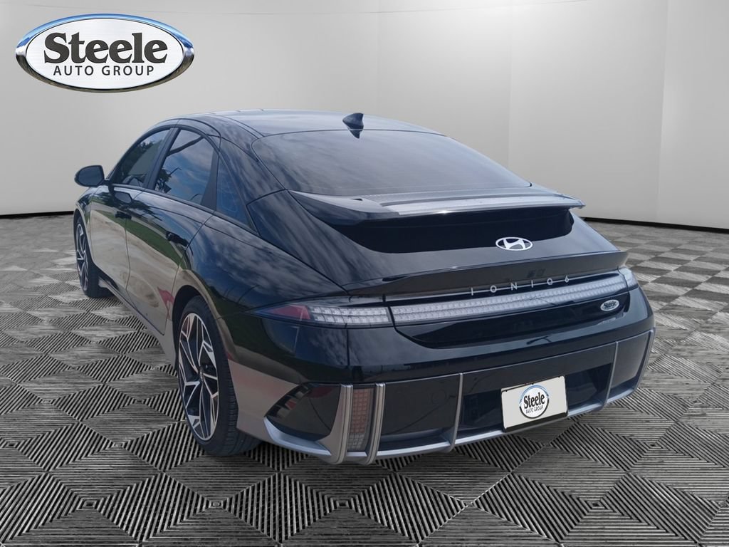 Used 2025 Hyundai Ioniq 6 SEL RWD image 2