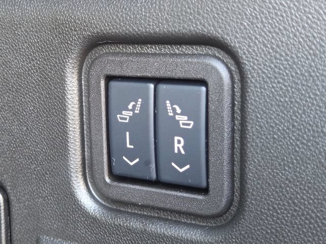 Used 2026 GMC Hummer EV SUV w/ LPO, Dark Essentials Package AWD/4WD image 20
