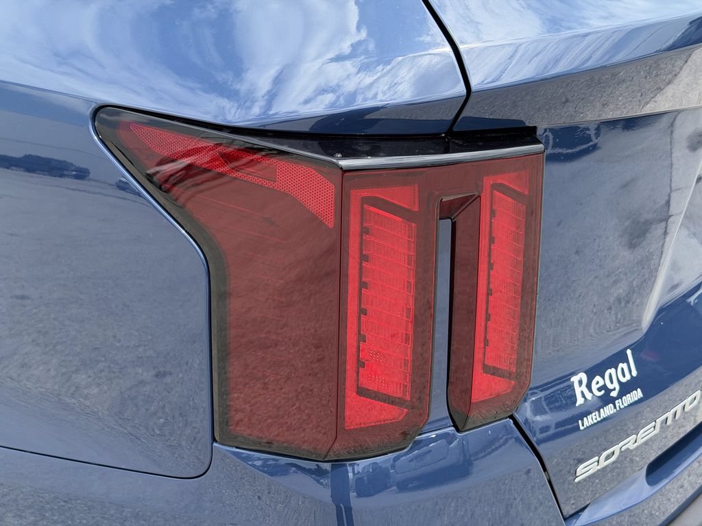 New 2026 Kia Sorento S FWD image 8