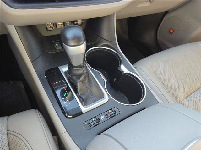 Used 2019 Toyota Highlander Limited FWD image 12