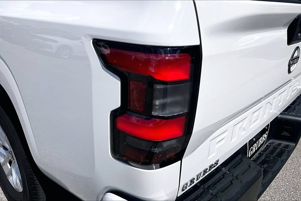 Used 2024 Nissan Frontier SV AWD/4WD image 40