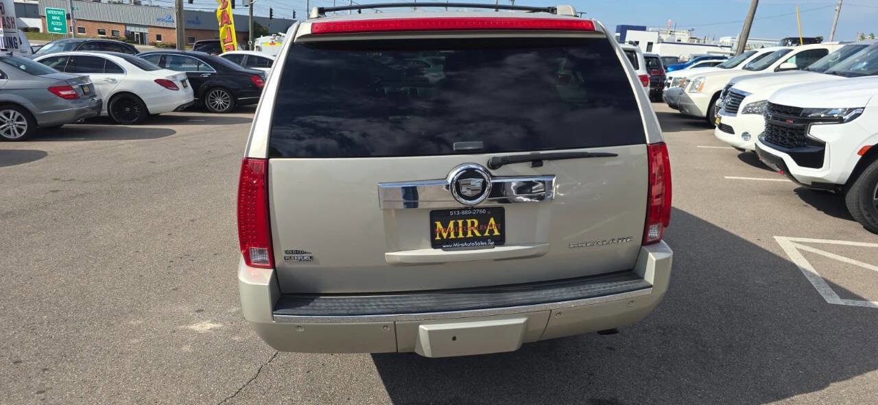 Used 2009 Cadillac Escalade ESV AWD image 3