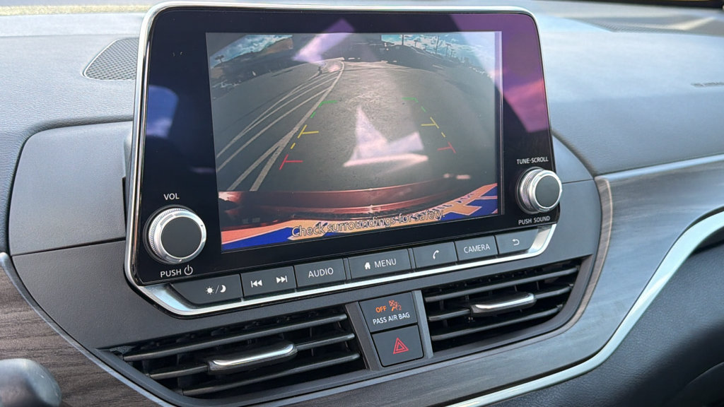 Used 2025 Nissan Altima 2.5 SV FWD image 16