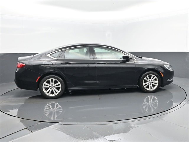 Used 2016 Chrysler 200 Limited image 4