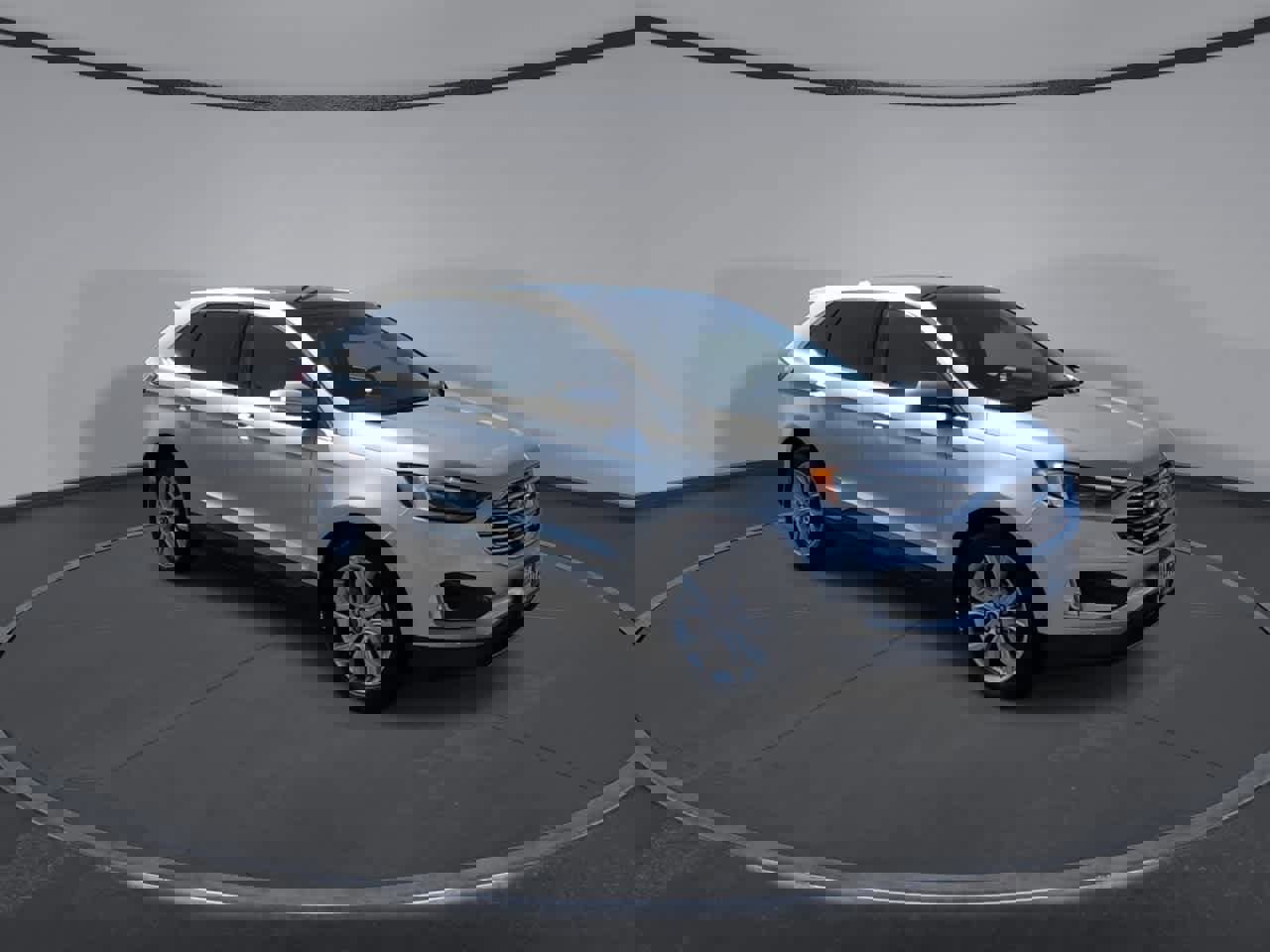 Used 2019 Ford Edge Titanium w/ Equipment Group 301A AWD/4WD image 2