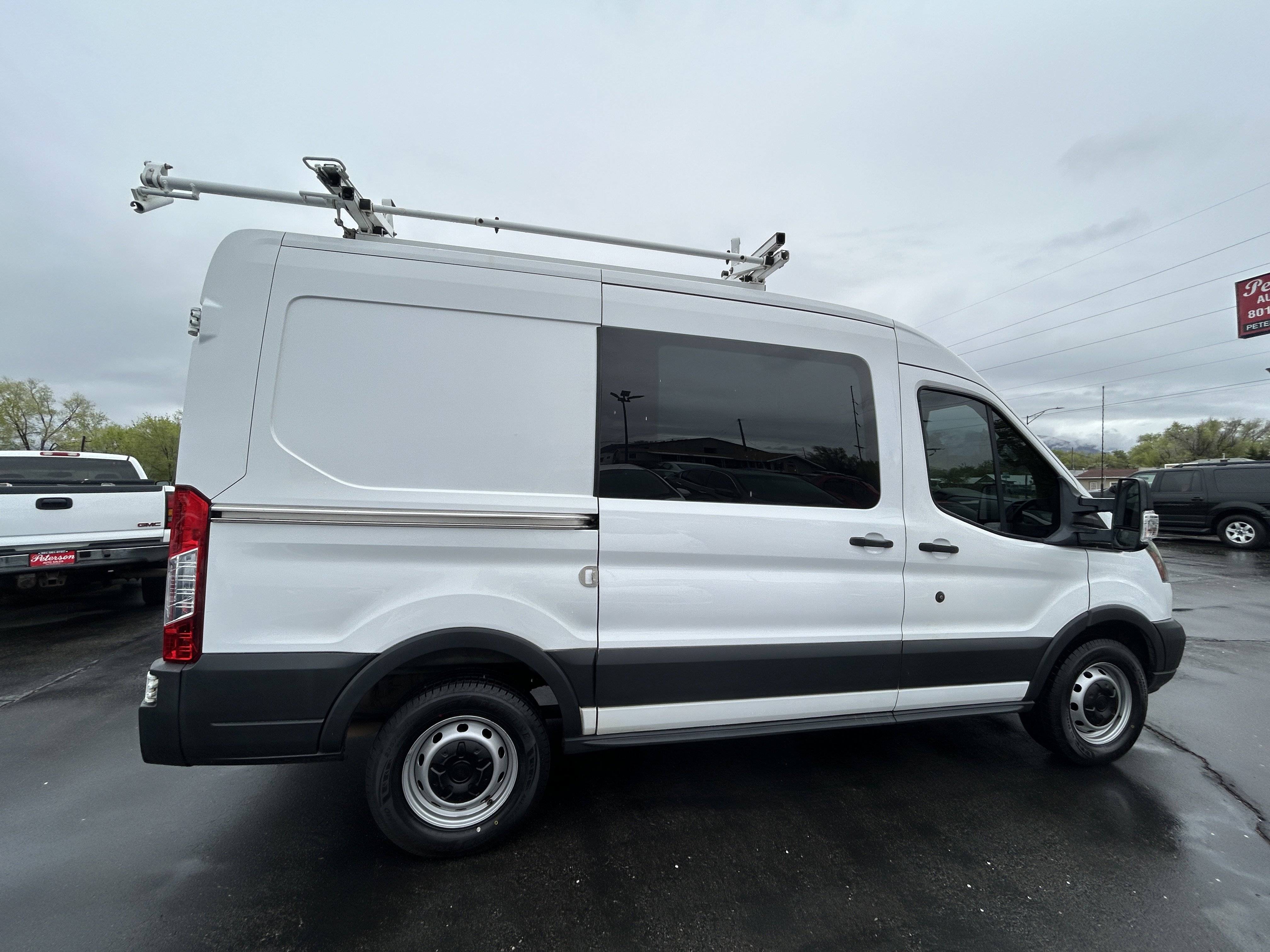 Used 2017 Ford Transit 250 130 Medium Roof image 5