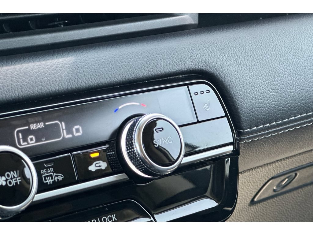 Certified 2025 Honda Pilot Touring image 31