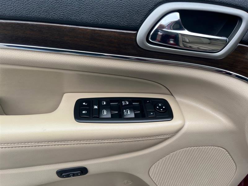 Used 2018 Jeep Grand Cherokee Limited image 10