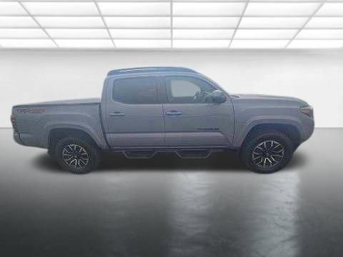 Used 2021 Toyota Tacoma TRD Sport w/ Technology Package image 11