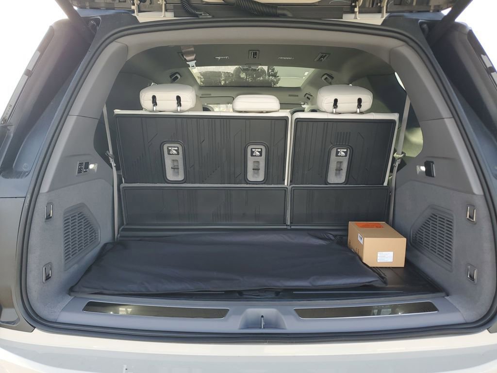 New 2026 Cadillac Escalade IQL Sport 1 w/ LPO, Floor Liner Package image 28