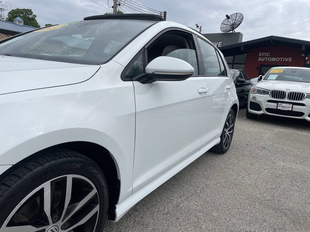 Used 2015 Volkswagen Golf SE FWD image 12