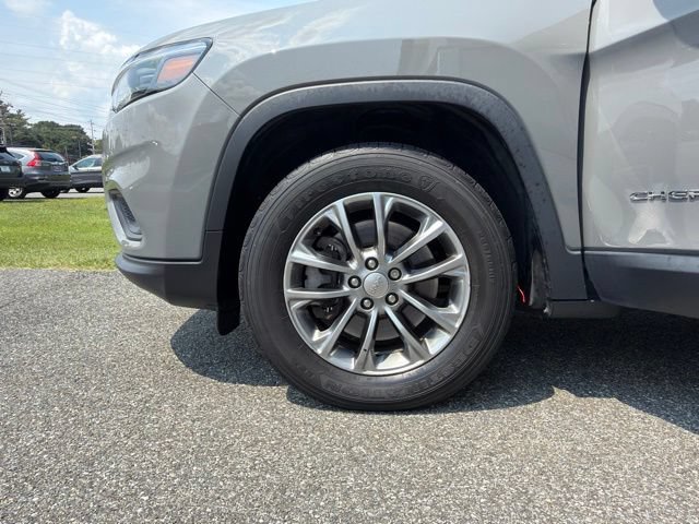 Used 2019 Jeep Cherokee Latitude Plus w/ Cold Weather Group AWD/4WD image 24