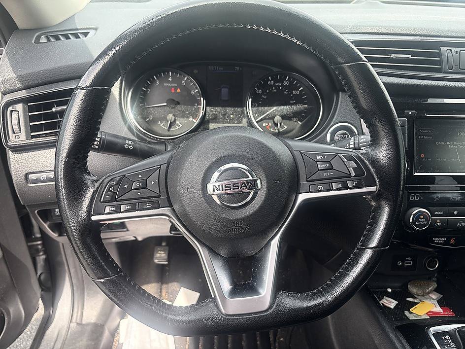 Used 2020 Nissan Rogue SV FWD image 17