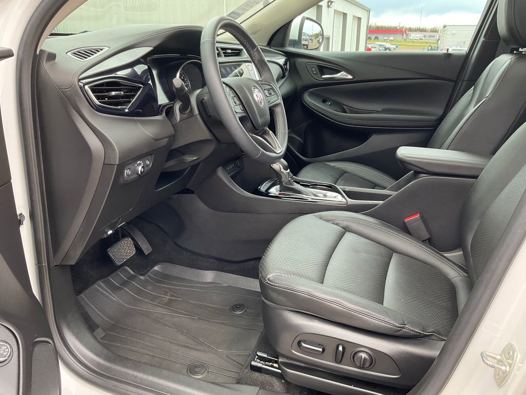 Used 2023 Buick Encore GX Essence w/ Experience Buick Package AWD/4WD image 2