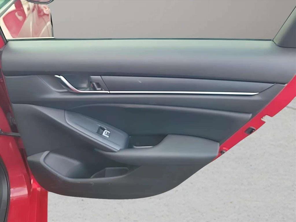 Used 2018 Honda Accord Sport image 27