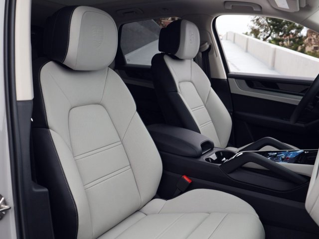 New 2026 Porsche Cayenne S AWD/4WD image 24