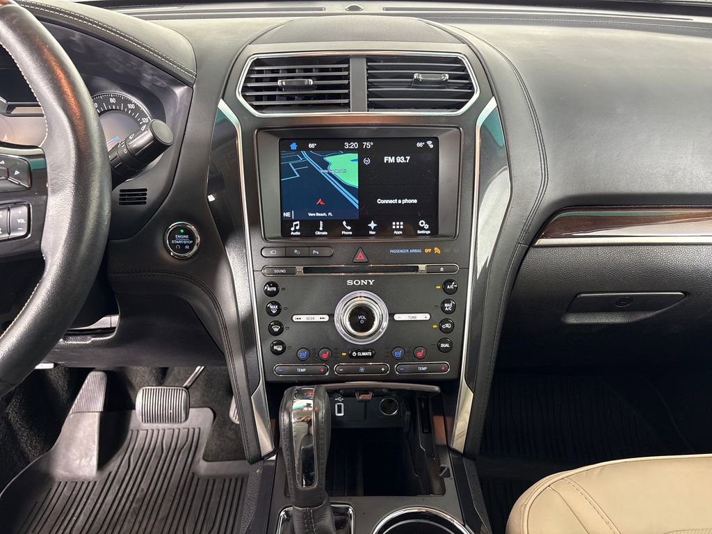 Used 2017 Ford Explorer Platinum image 31