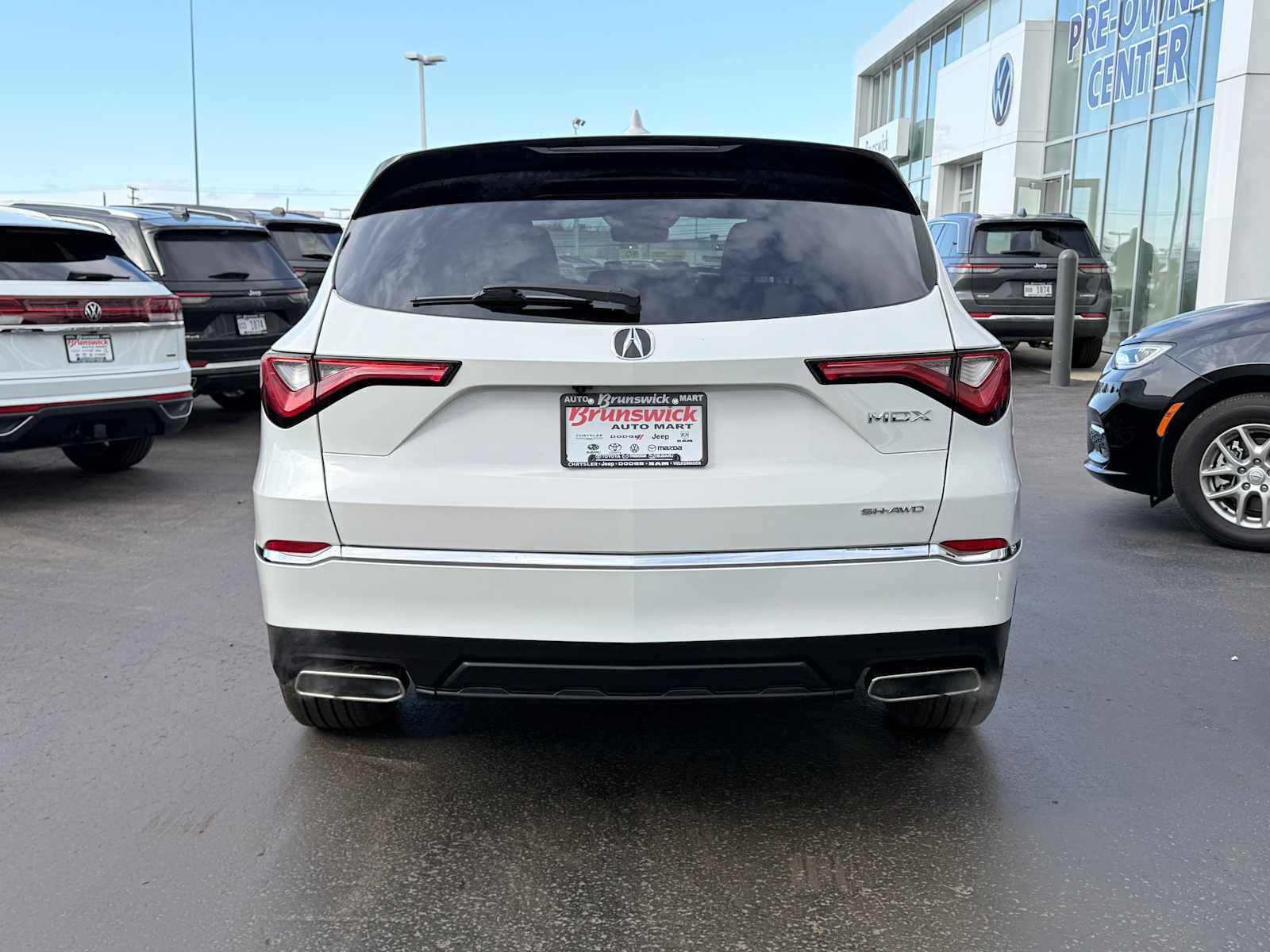 Used 2023 Acura MDX SH-AWD image 5
