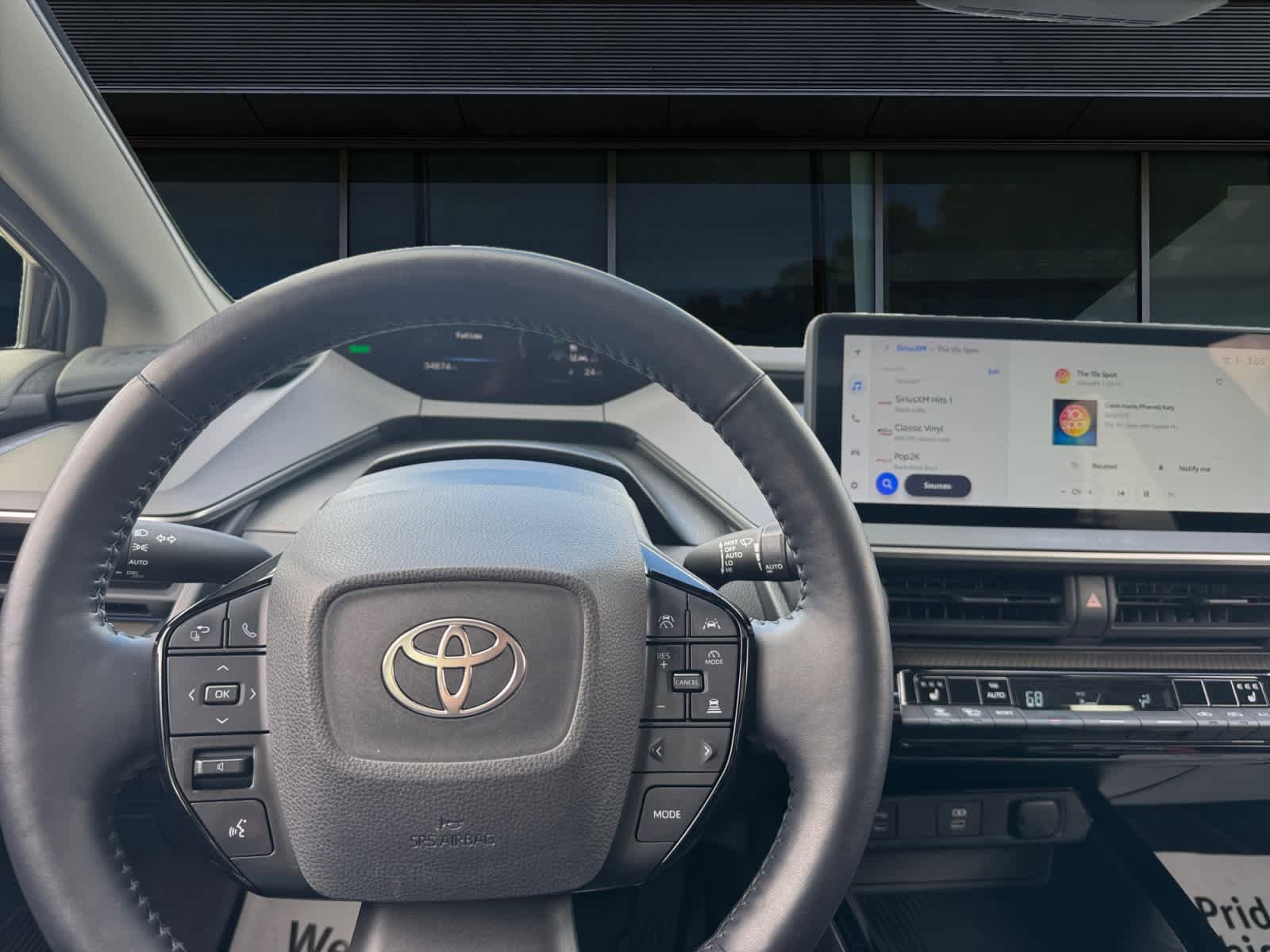 Used 2024 Toyota Prius XLE AWD/4WD image 4