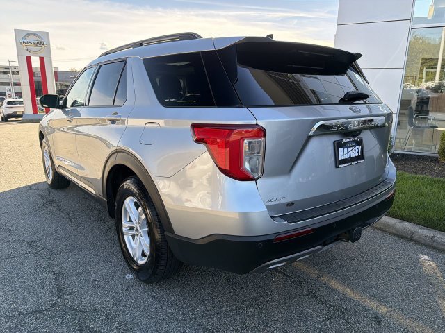 Used 2021 Ford Explorer XLT w/ Equipment Group 202A AWD/4WD image 6