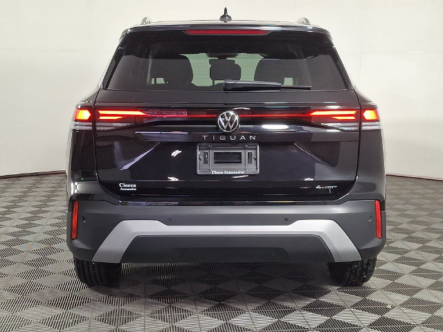 Used 2025 Volkswagen Tiguan S AWD/4WD image 8