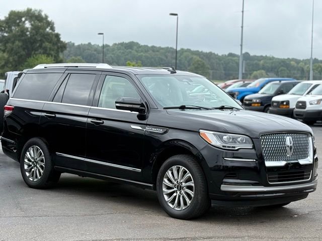Used 2024 Lincoln Navigator Premiere image 45