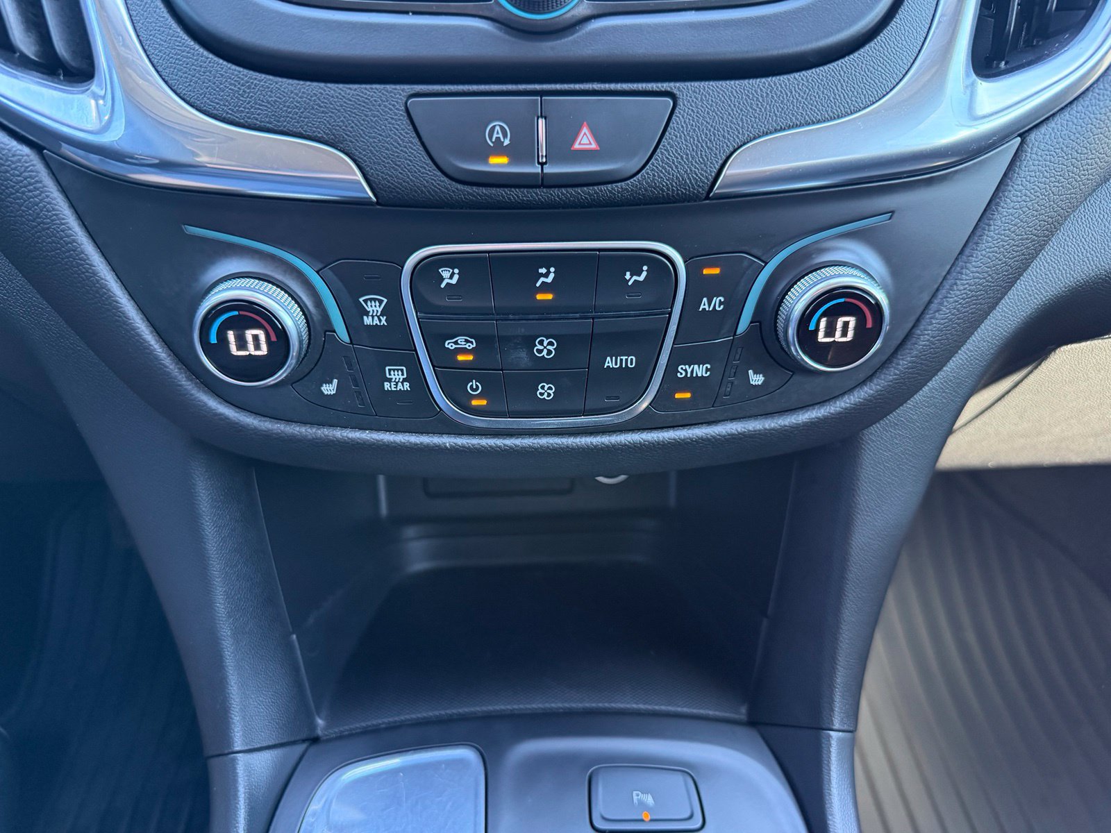 Certified 2024 Chevrolet Equinox LT FWD image 25