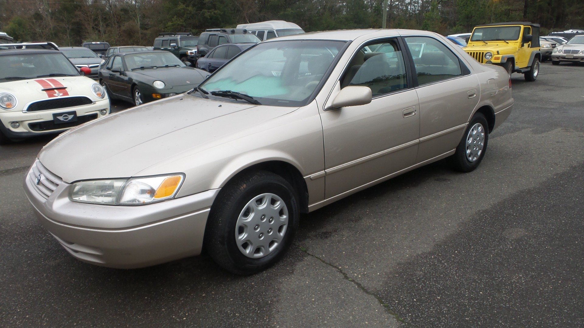 Used 1998 Toyota Camry LE FWD image 12
