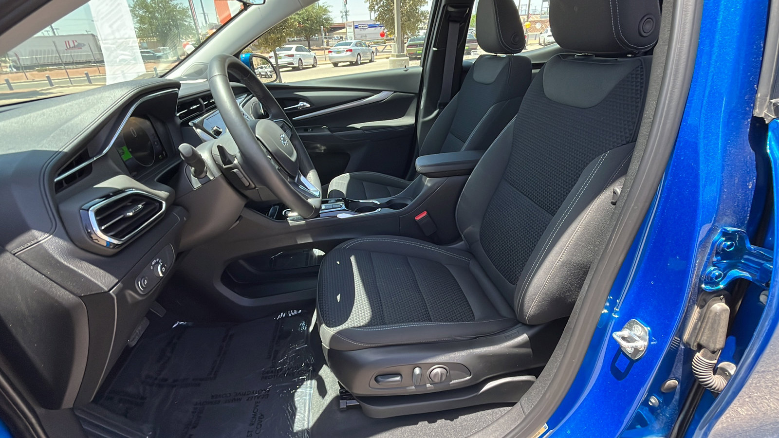 Used 2023 Chevrolet Bolt EUV LT w/ Comfort Package image 10