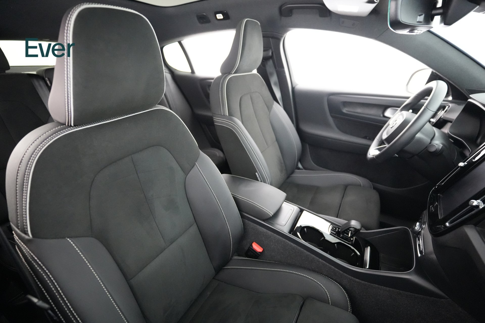 Used 2023 Volvo C40 P8 Recharge Ultimate AWD/4WD image 22