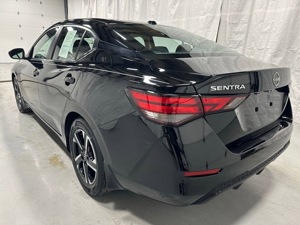 Used 2025 Nissan Sentra SV image 5