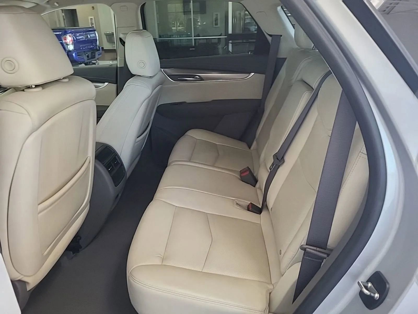 Used 2017 Cadillac XT5 Luxury w/ Driver Awareness Package AWD/4WD image 10