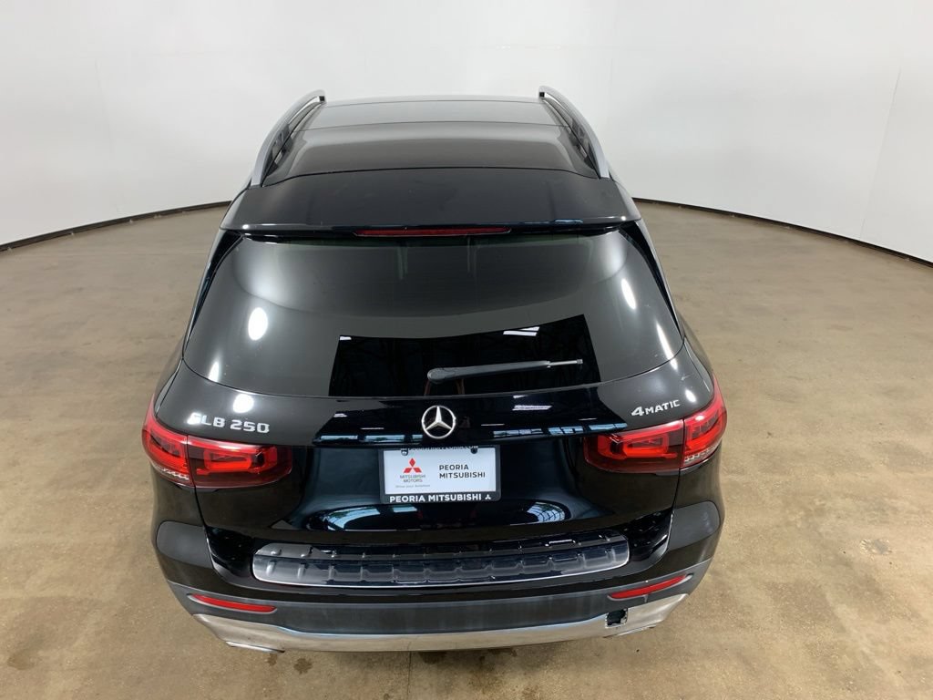 Used 2022 Mercedes-Benz GLB 250 4MATIC w/ Premium Package Lite image 11