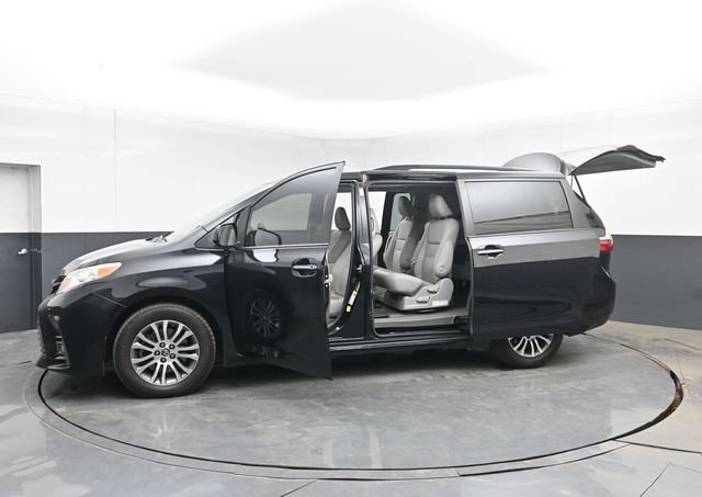 Used 2020 Toyota Sienna XLE FWD image 53