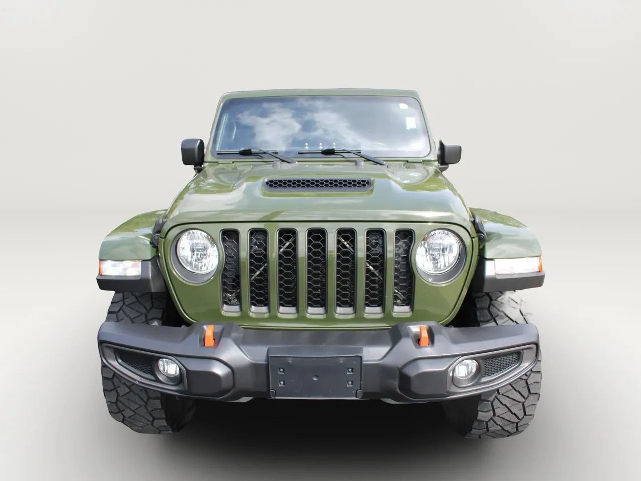 Used 2022 Jeep Gladiator Mojave w/ Cold Weather Group AWD/4WD image 2