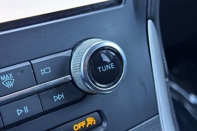 Used 2024 Ford Edge SEL image 32