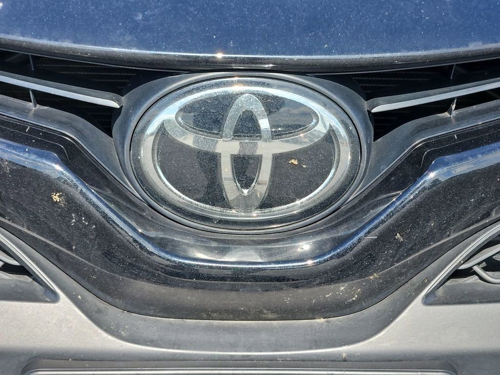 Used 2022 Toyota Camry SE w/ Convenience Package FWD image 22