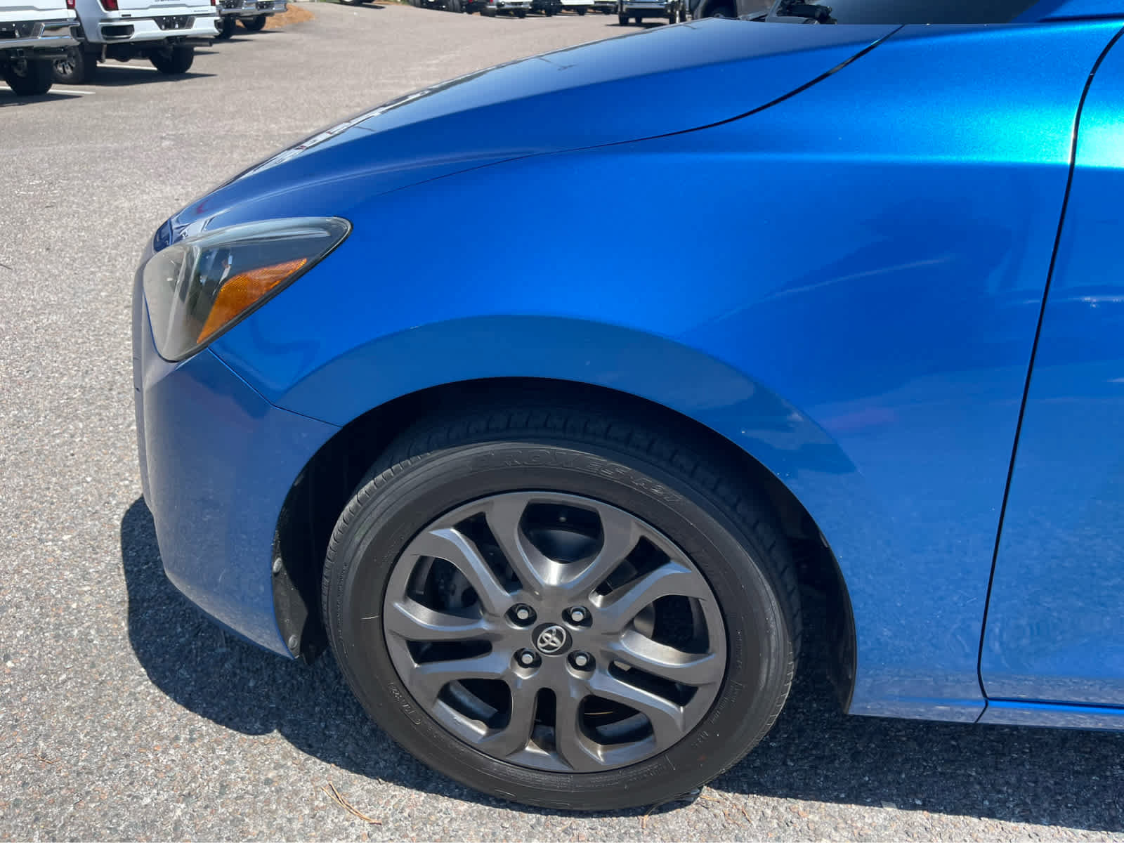 Used 2019 Toyota Yaris LE FWD image 10