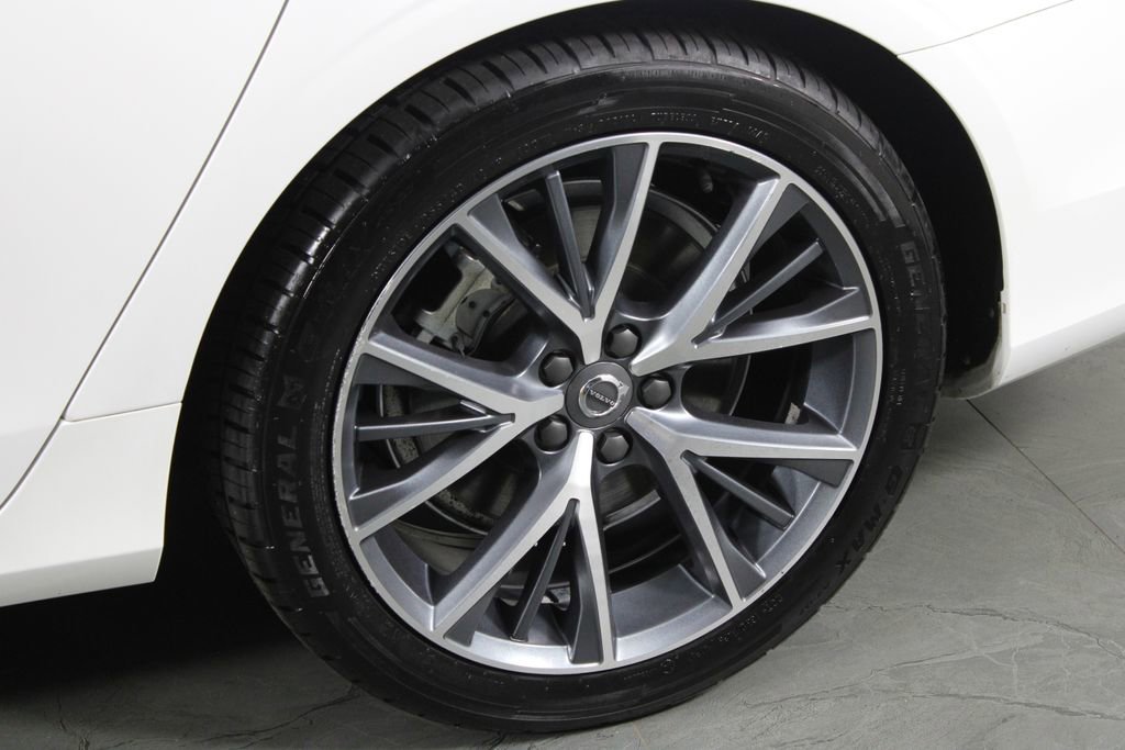 Used 2018 Volvo S90 T5 Momentum w/ Convenience Package image 11