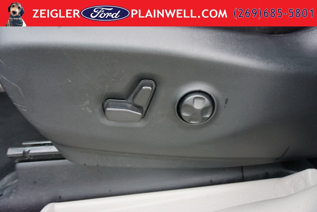 Used 2024 Chrysler Pacifica Touring-L FWD image 21