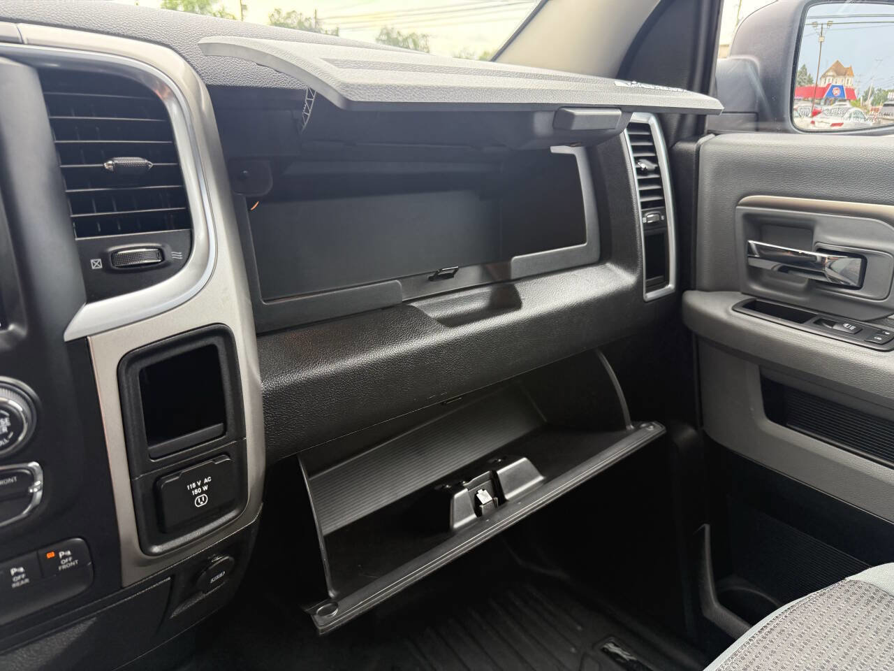 Used 2018 RAM 1500 Big Horn image 24