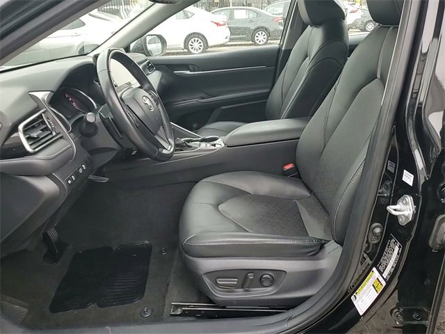 Used 2023 Toyota Camry XSE image 11