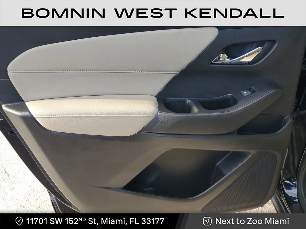 Used 2023 Chevrolet Traverse LS w/ Safety Package image 18