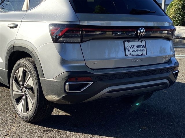 Used 2025 Volkswagen Taos SE image 32